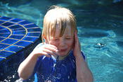 otto goes under water
