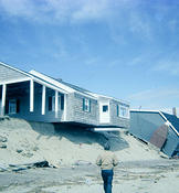 20 043
